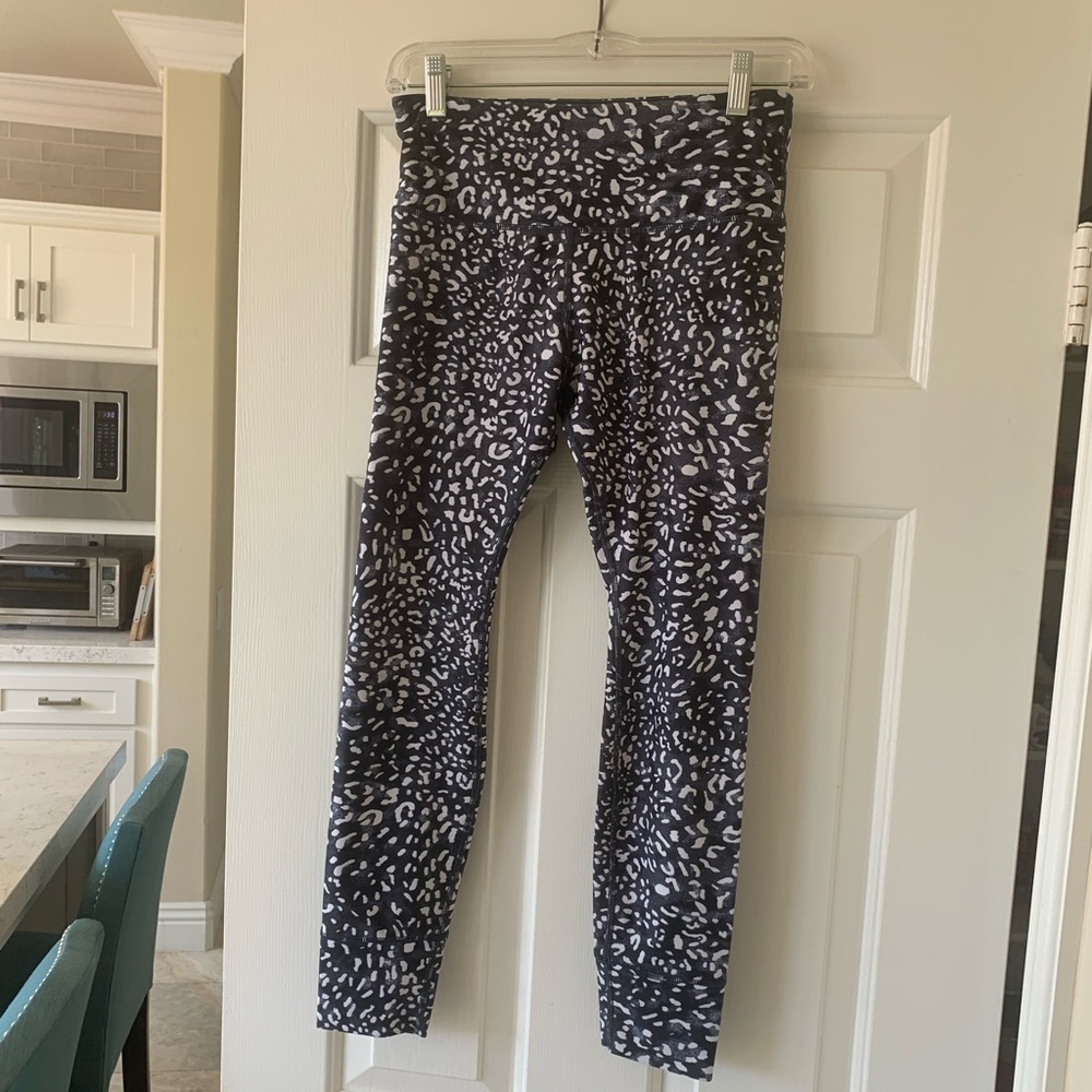 Lorna Jane black and white leggings size S